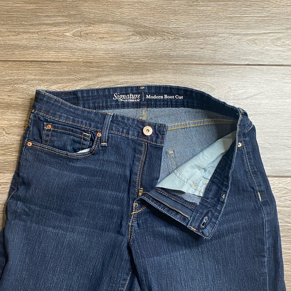 Signature By Levi’s 10M Modern Boot Cut Jeans - Picture 3 of 8